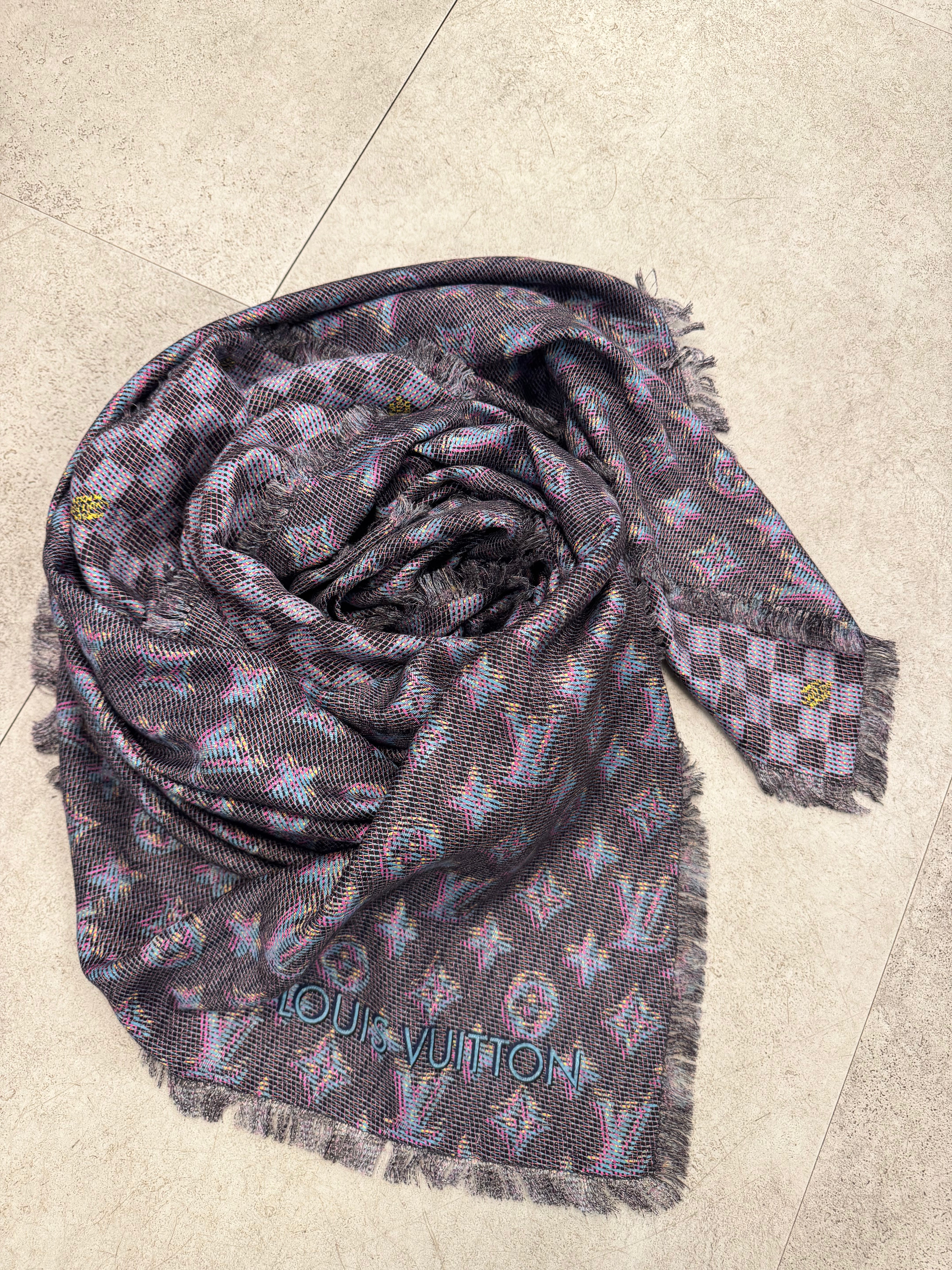 Louis Vuitton Foulard