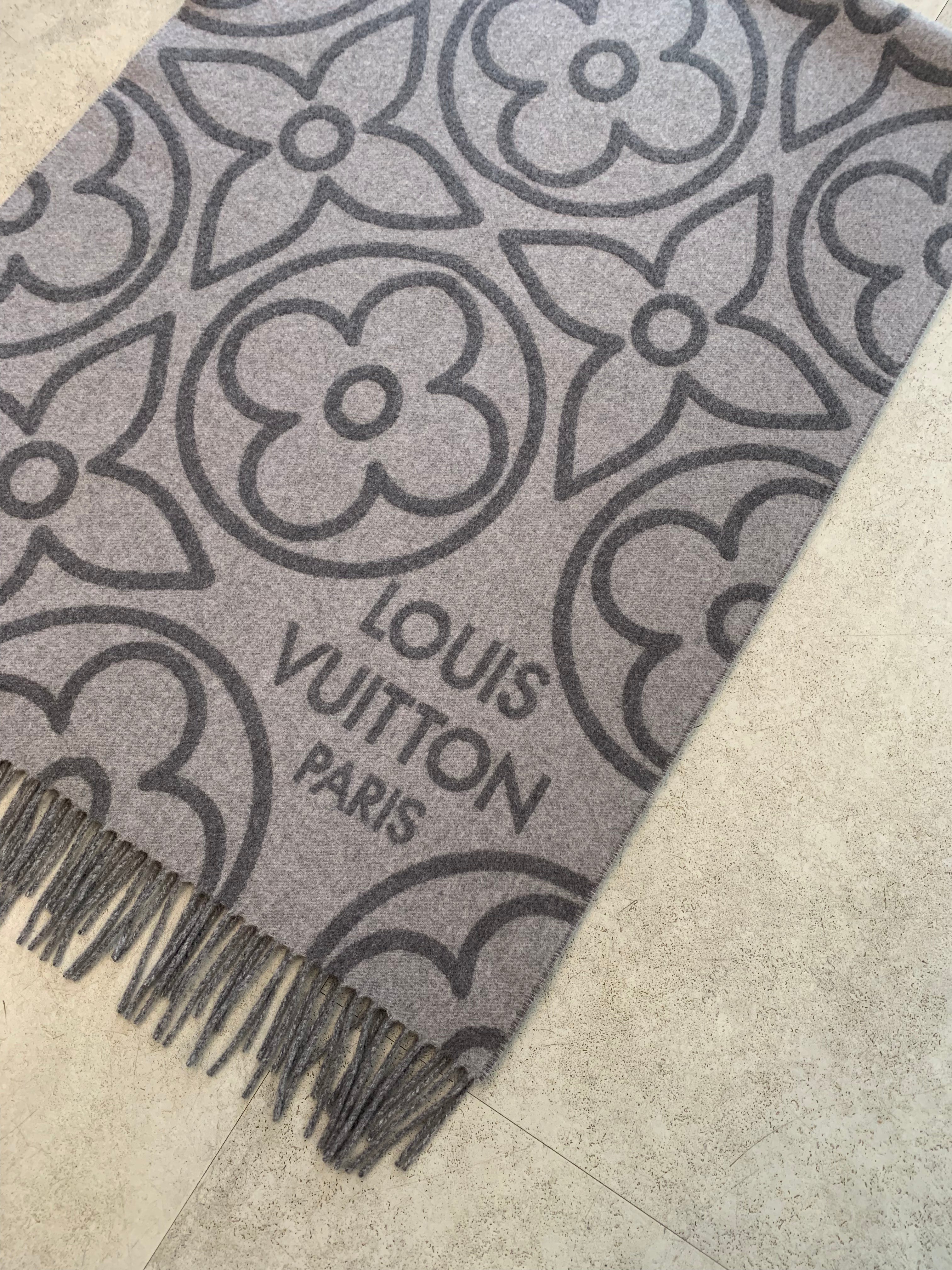 Louis Vuitton Foulard