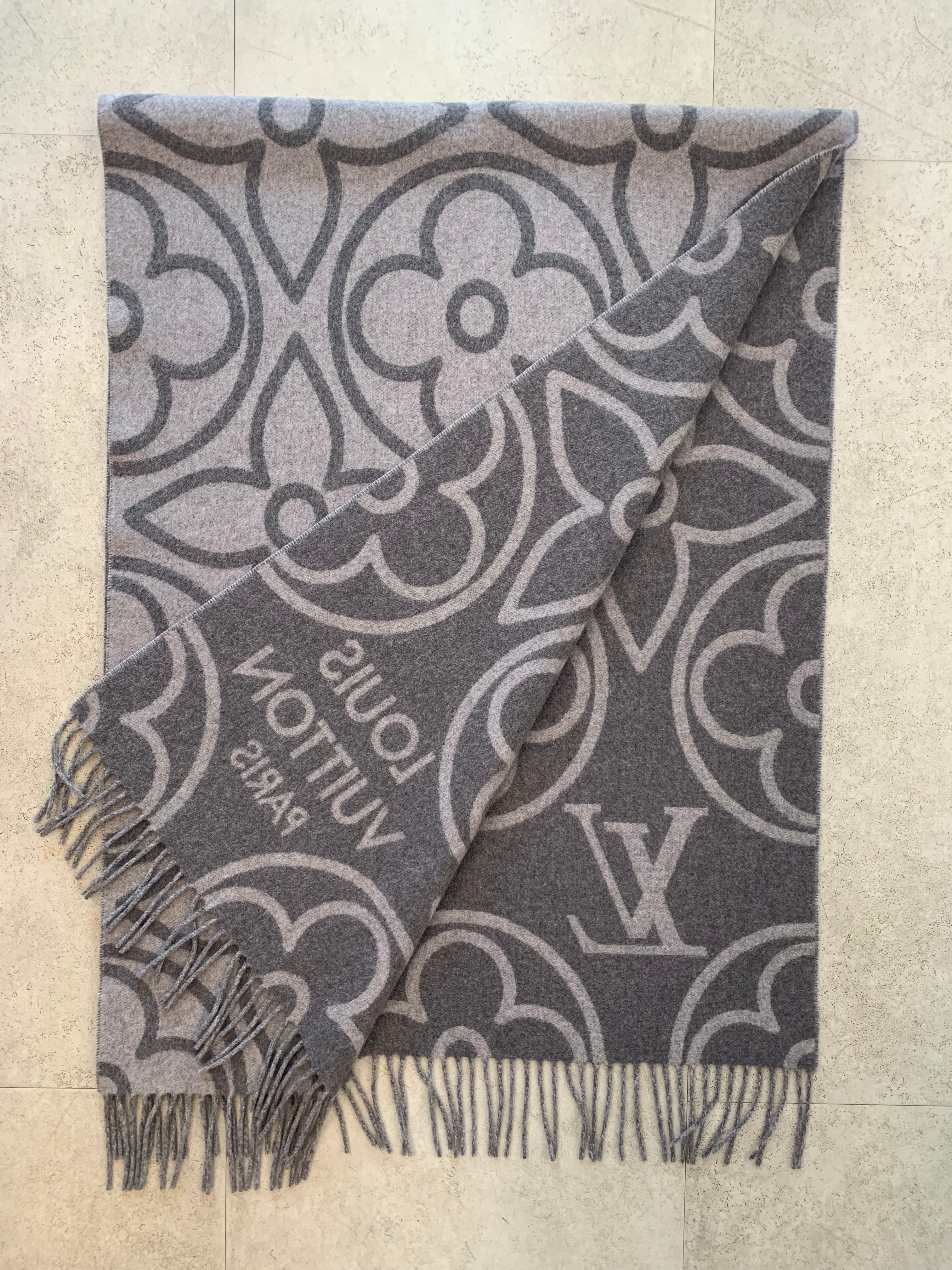 Louis Vuitton Foulard